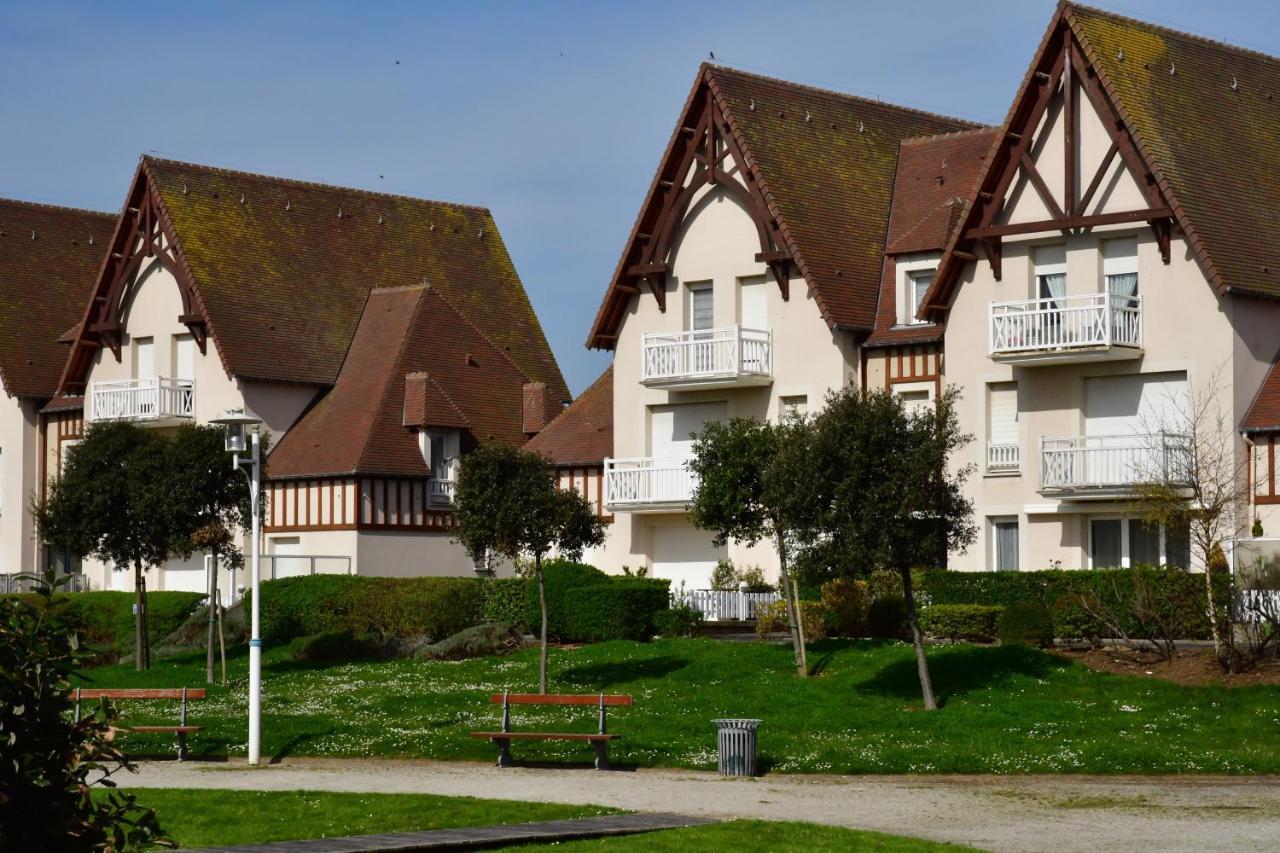 Ferienwohnung Studio Avec Chambre - Balcon Et A 20M De La Mer Courseulles-sur-Mer Exterior foto